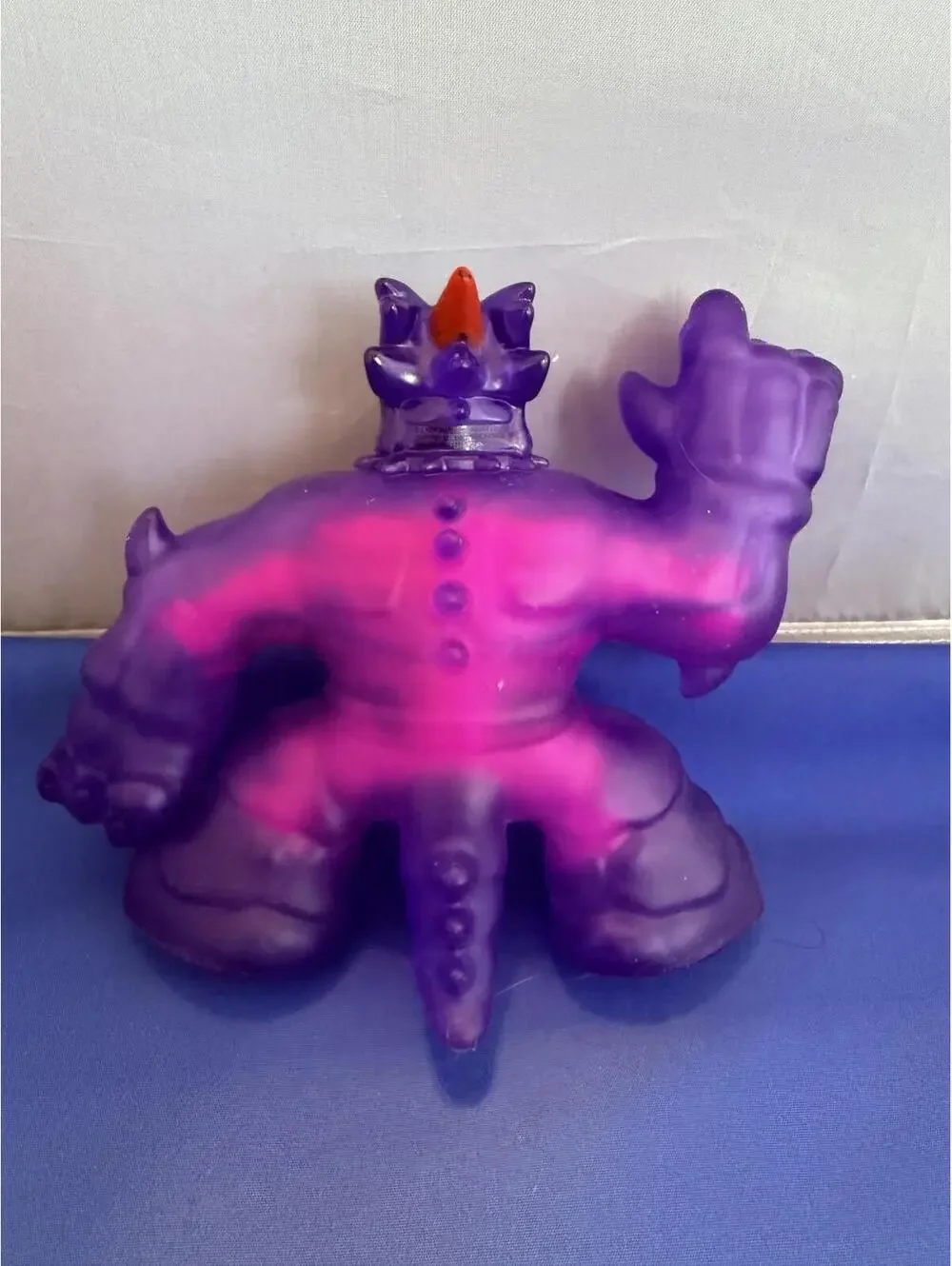 Heroes of Goo Jit Zu Purple Dino by Bandai X-ray Shredz Spinosaurus Toy